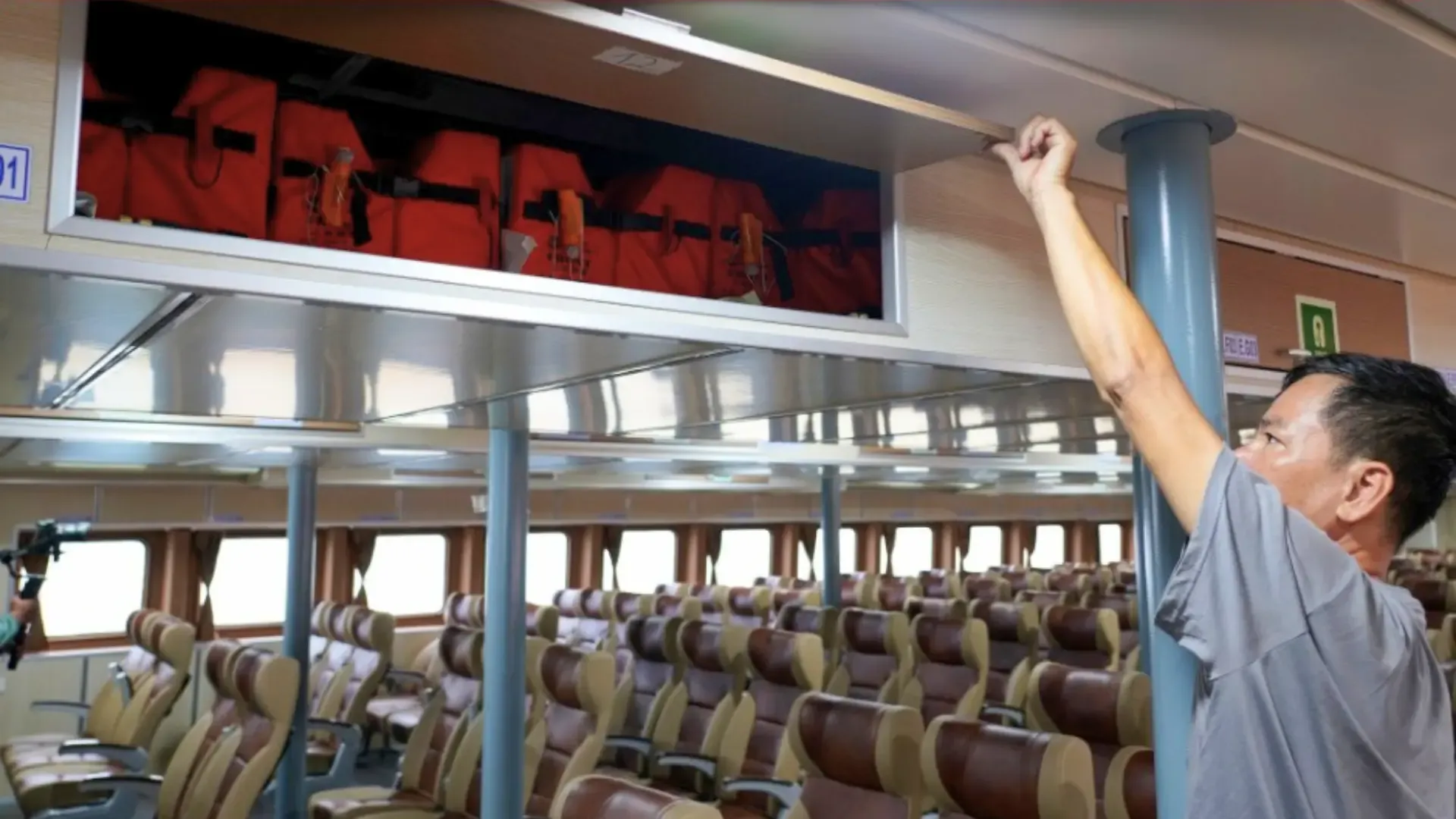 áo phao trên tàu Phú Quốc Express
