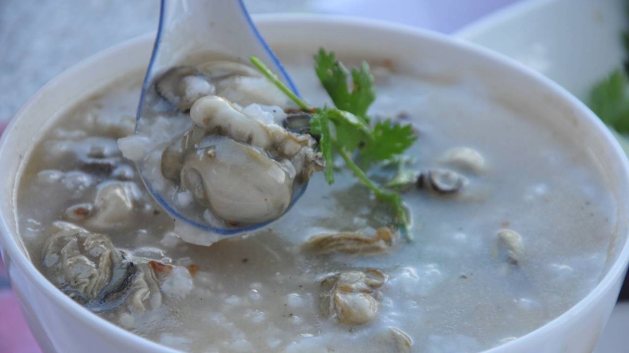 Đặc sản cháo hàu Côn Đảo (Ảnh: Sưu tầm)