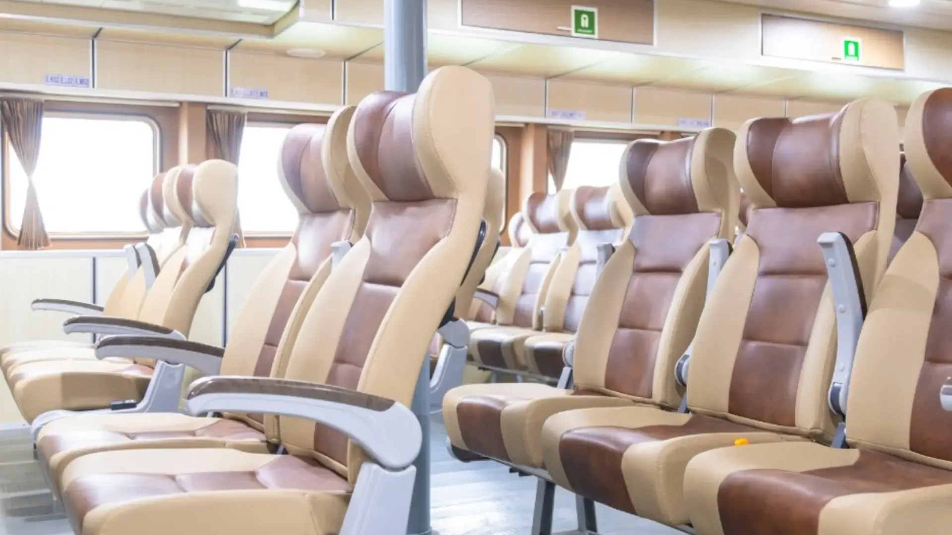hạng ghế ECO tầng dưới tàu Phú Quốc Express Trần Đề Côn Đảo