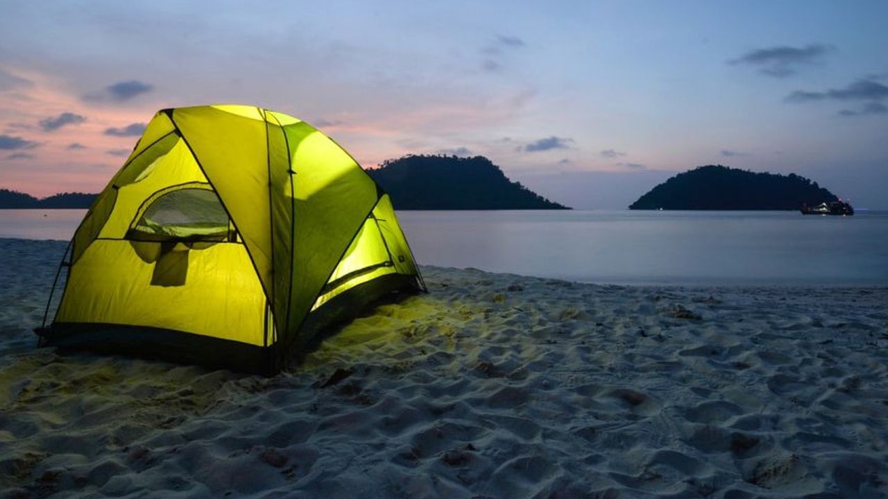 Quay trở về lều tận hưởng không gian yên bình ở Côn Đảo (Ảnh: Sưu tầm)